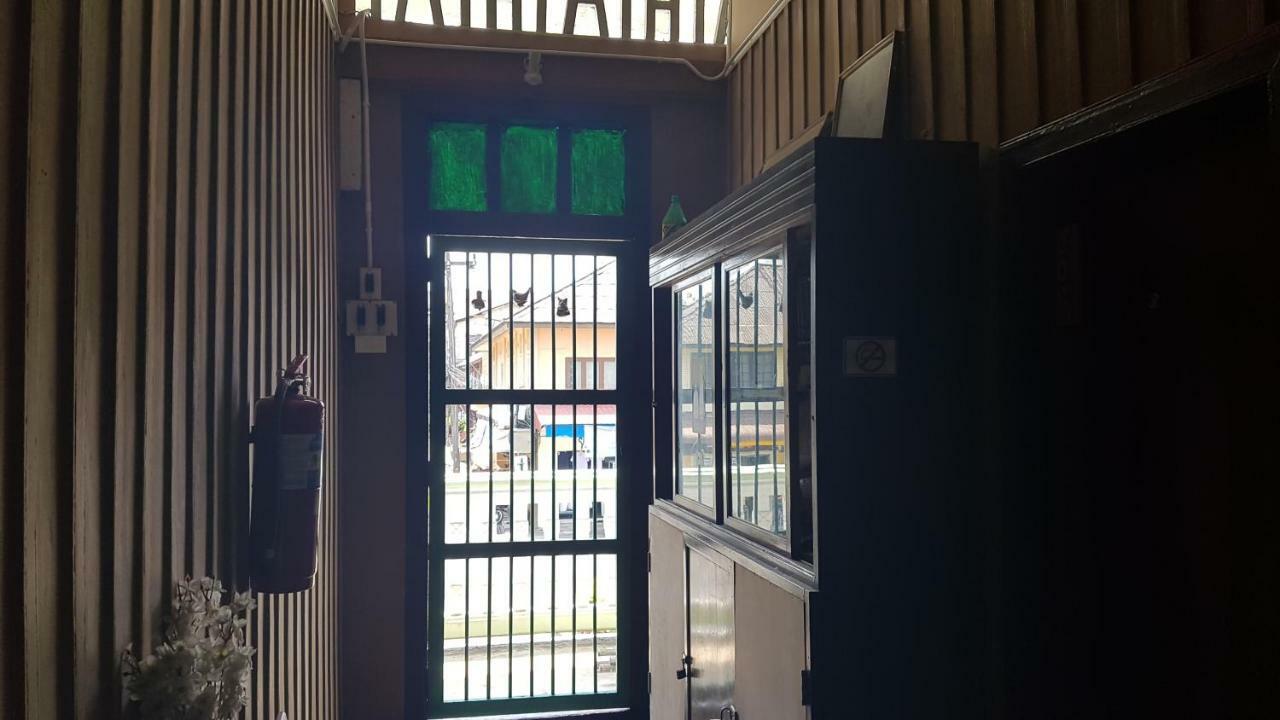The Midtown Hotel And Cafe Trang Exterior photo